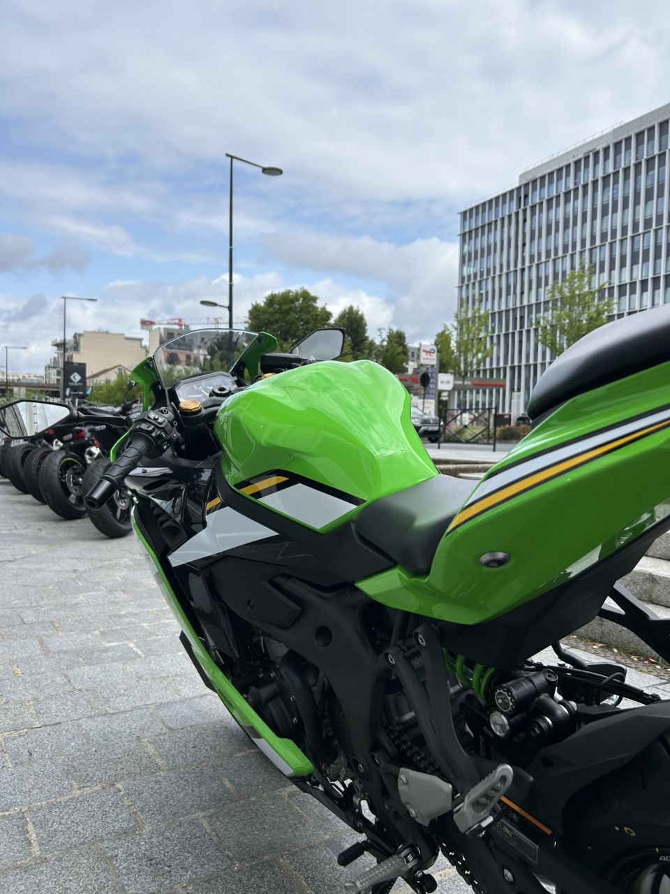 KAWASAKI ZX 400 4