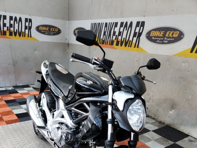 SUZUKI GLADIUS 650 4