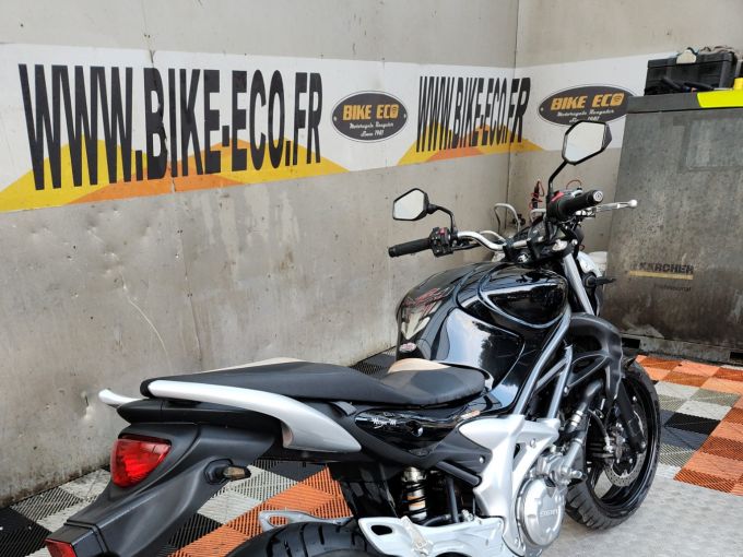 SUZUKI GLADIUS 650 4