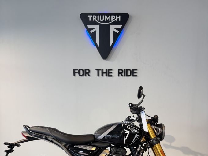 TRIUMPH SPEED 400 4