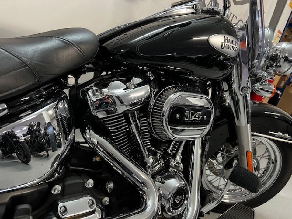 HARLEY-DAVIDSON SOFTAIL HERITAGE 1868 CLASSIC 4
