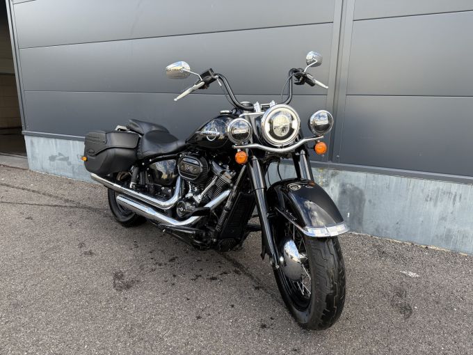 HARLEY-DAVIDSON SOFTAIL HERITAGE 1868 CLASSIC 4
