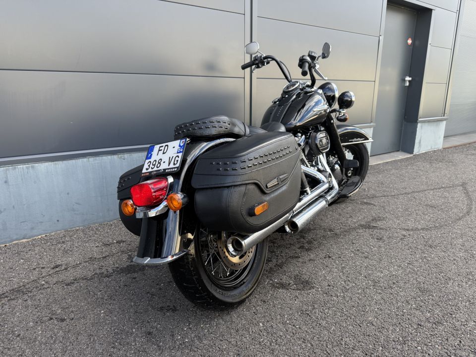 HARLEY-DAVIDSON SOFTAIL HERITAGE 1868 CLASSIC 4