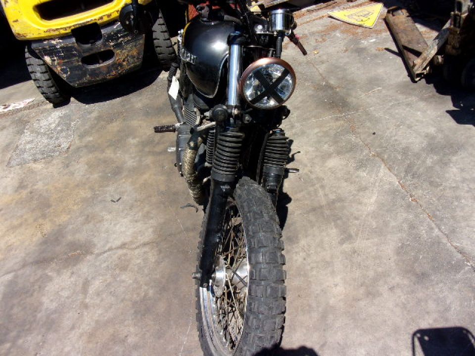 TRIUMPH BONNEVILLE 865 T100 IE 4