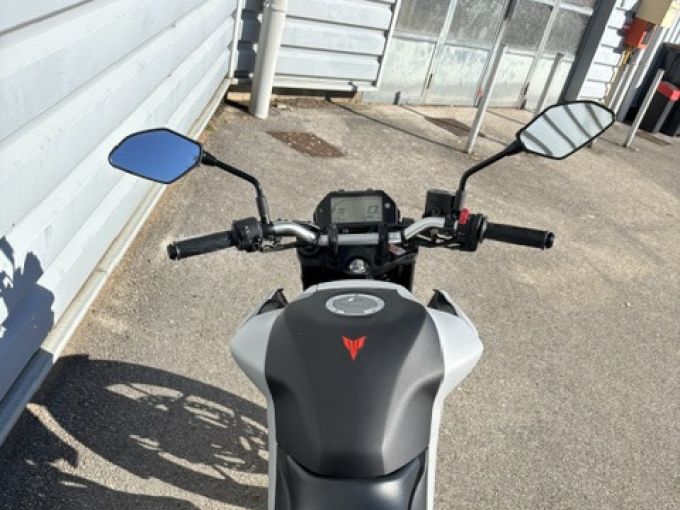 YAMAHA MT03 4