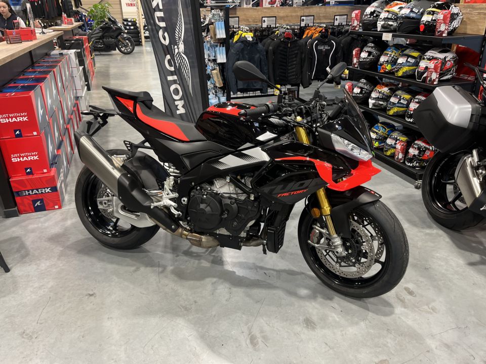 APRILIA TUONO 1100 V4 FACTORY 4