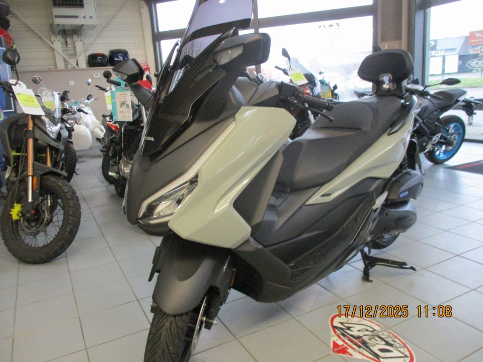 HONDA NSS FORZA  125AD 4