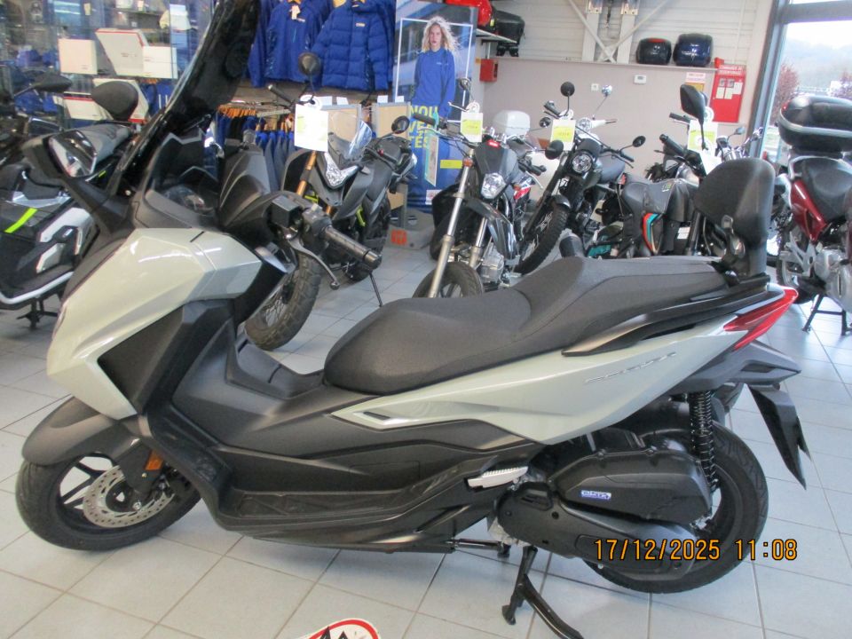 HONDA NSS FORZA  125AD 4