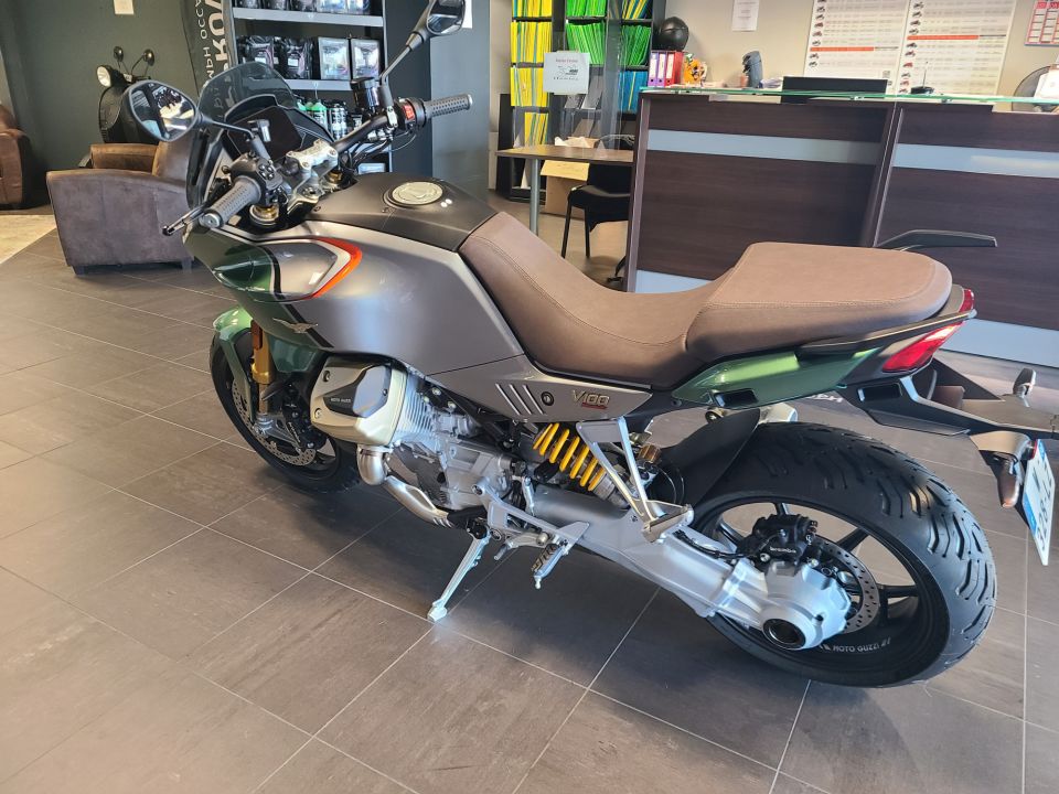 MOTO GUZZI V100 Mandello S 4