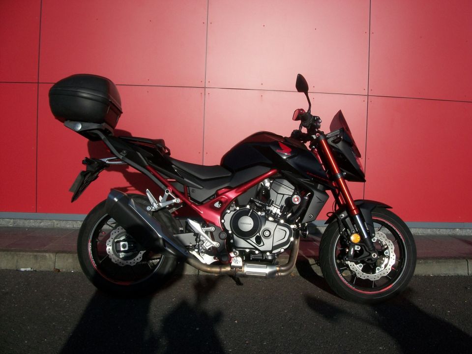 HONDA CB 750 HORNET 4