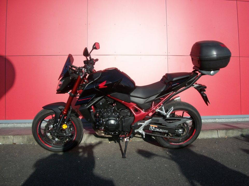 HONDA CB 750 HORNET 4