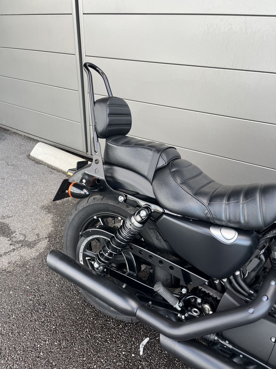 HARLEY-DAVIDSON SPORTSTER IRON 883 4