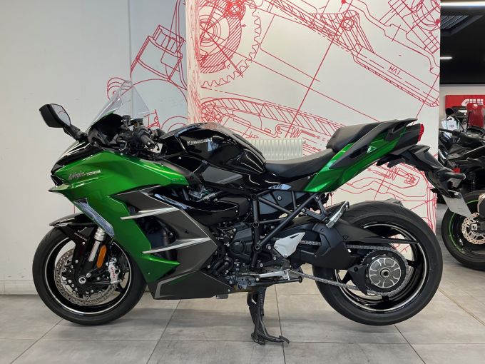 KAWASAKI Ninja H2 SX SE 4