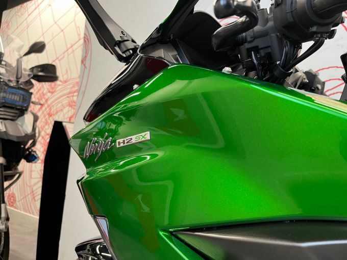 KAWASAKI Ninja H2 SX SE 4