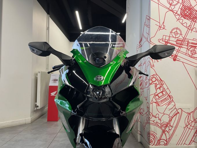 KAWASAKI Ninja H2 SX SE 4