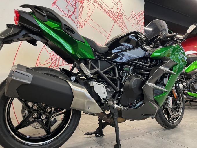 KAWASAKI Ninja H2 SX SE 4