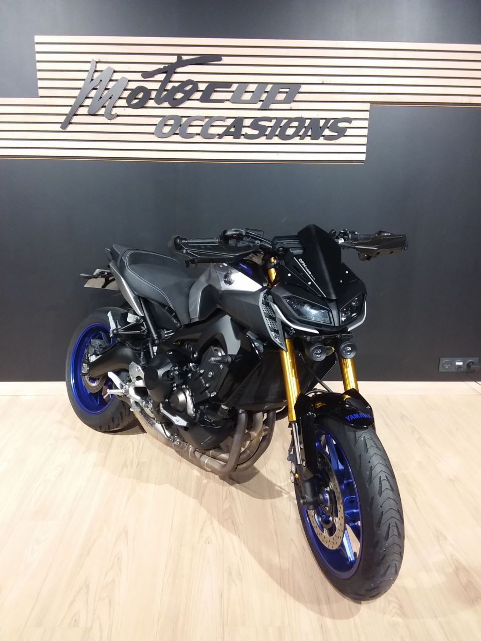 YAMAHA MT-09 SP 4