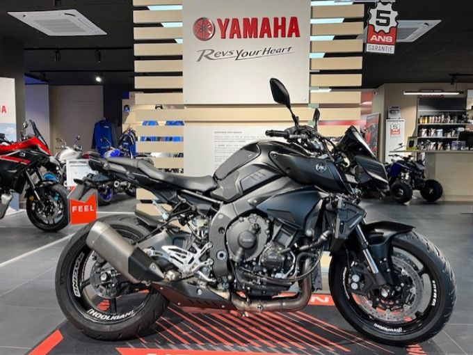 YAMAHA MT-10 4