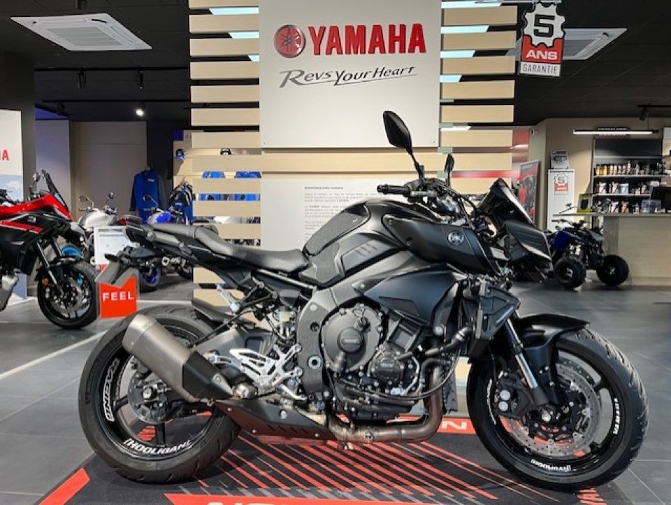 YAMAHA MT-10 4
