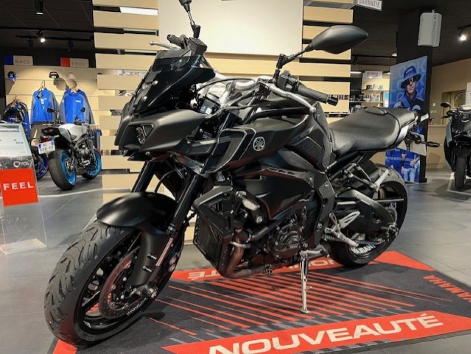 YAMAHA MT-10 4