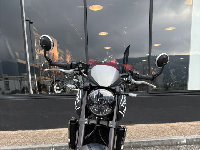 TRIUMPH TRIDENT 660 4