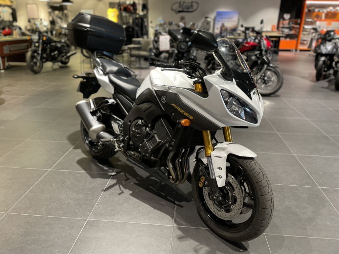 YAMAHA FZ8 4