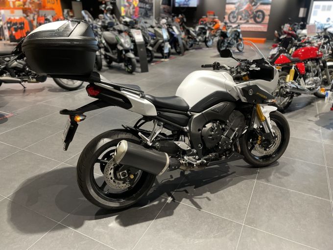 YAMAHA FZ8 4