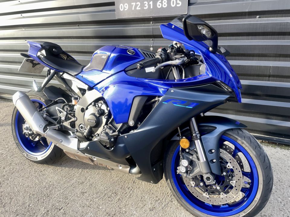 YAMAHA YZF 1000 R1 4