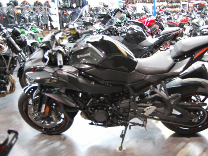 KAWASAKI Z 1000 H2 4