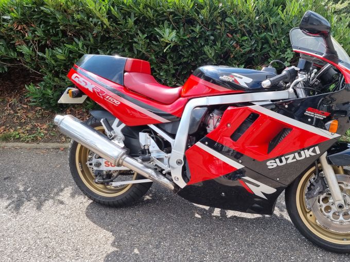 SUZUKI GSXR 1100 4