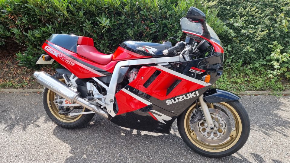 SUZUKI GSXR 1100 4