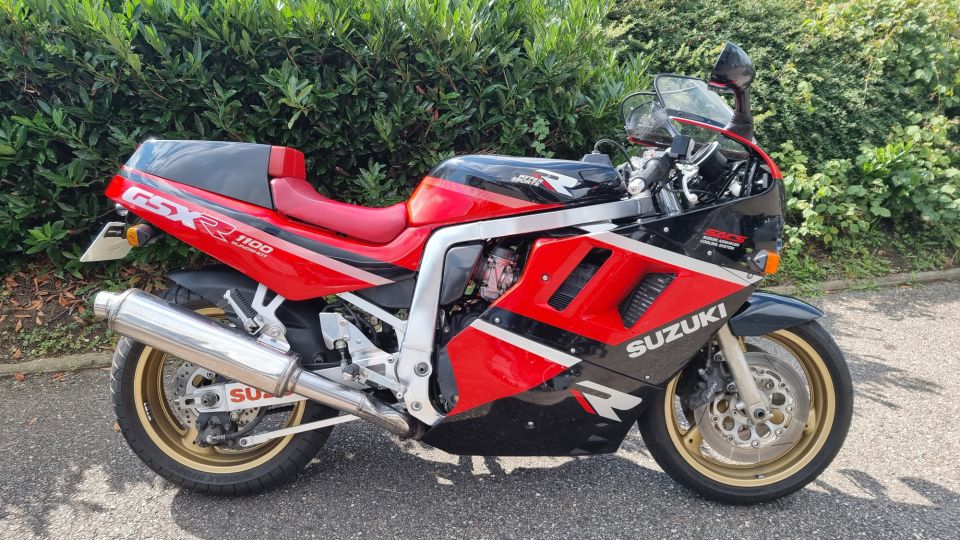 SUZUKI GSXR 1100 4