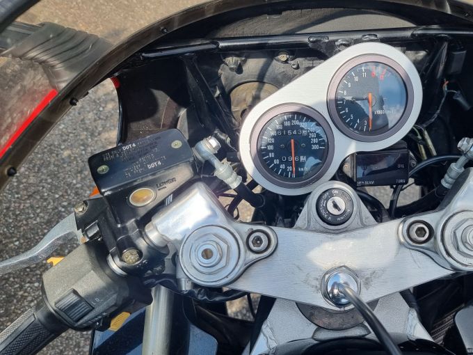 SUZUKI GSXR 1100 4