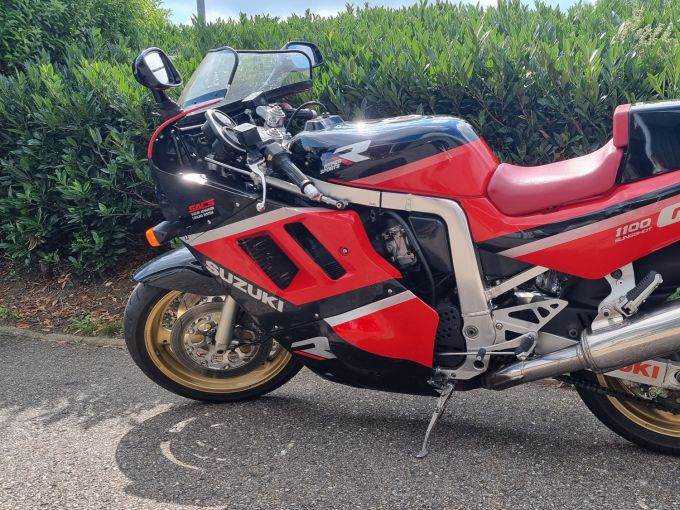 SUZUKI GSXR 1100 4