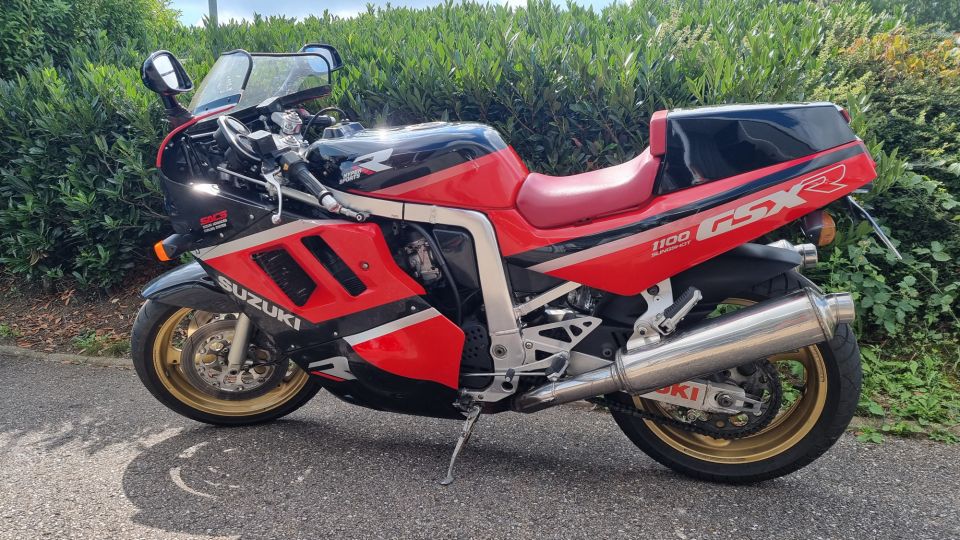 SUZUKI GSXR 1100 4