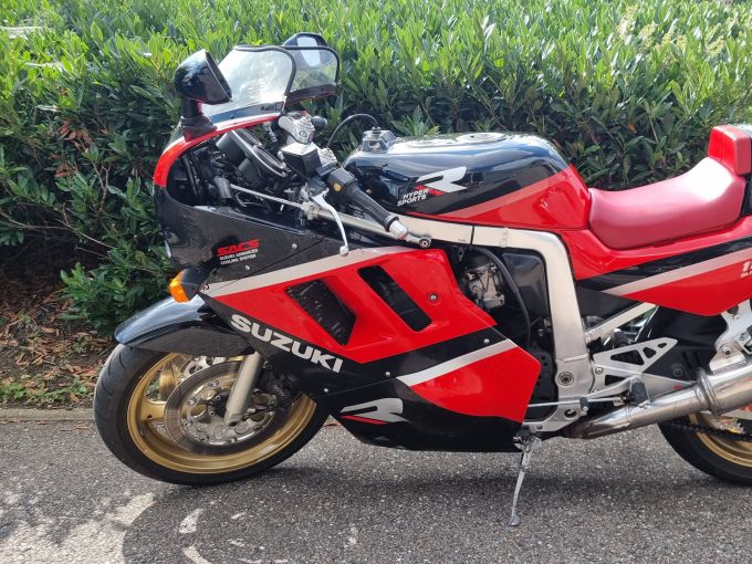 SUZUKI GSXR 1100 4