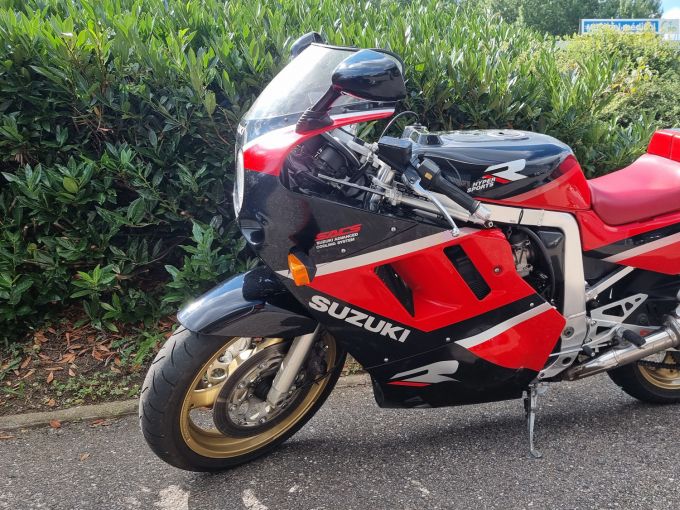 SUZUKI GSXR 1100 4
