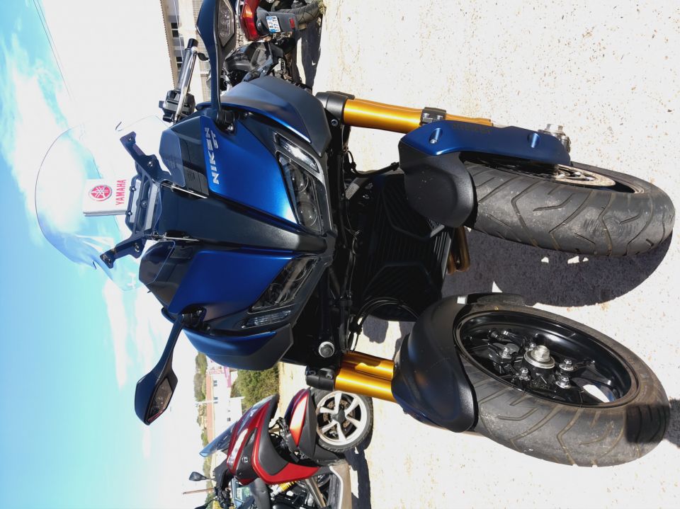 YAMAHA NIKEN 850 GT 4