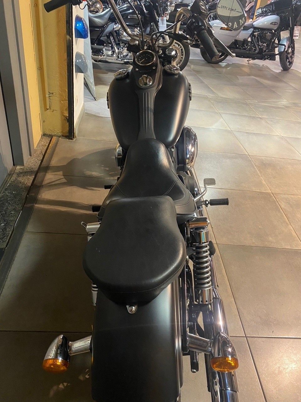 HARLEY-DAVIDSON DYNA STREET BOB 1690 4