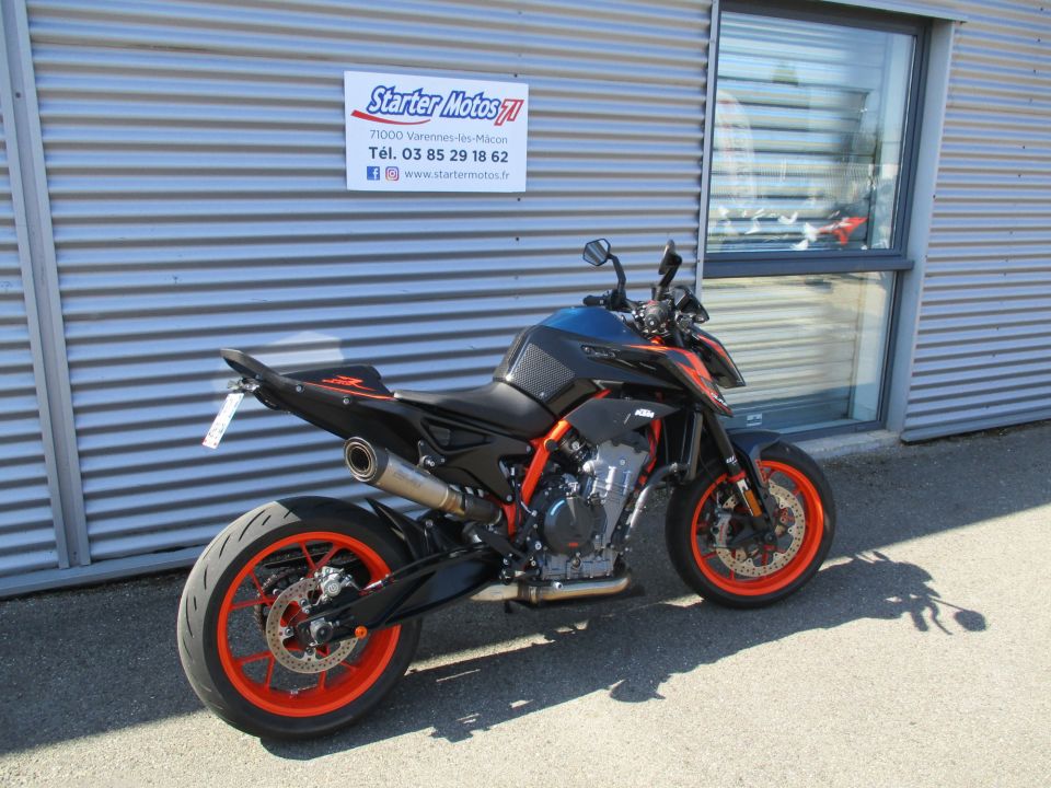 KTM 890 DUKE R 4