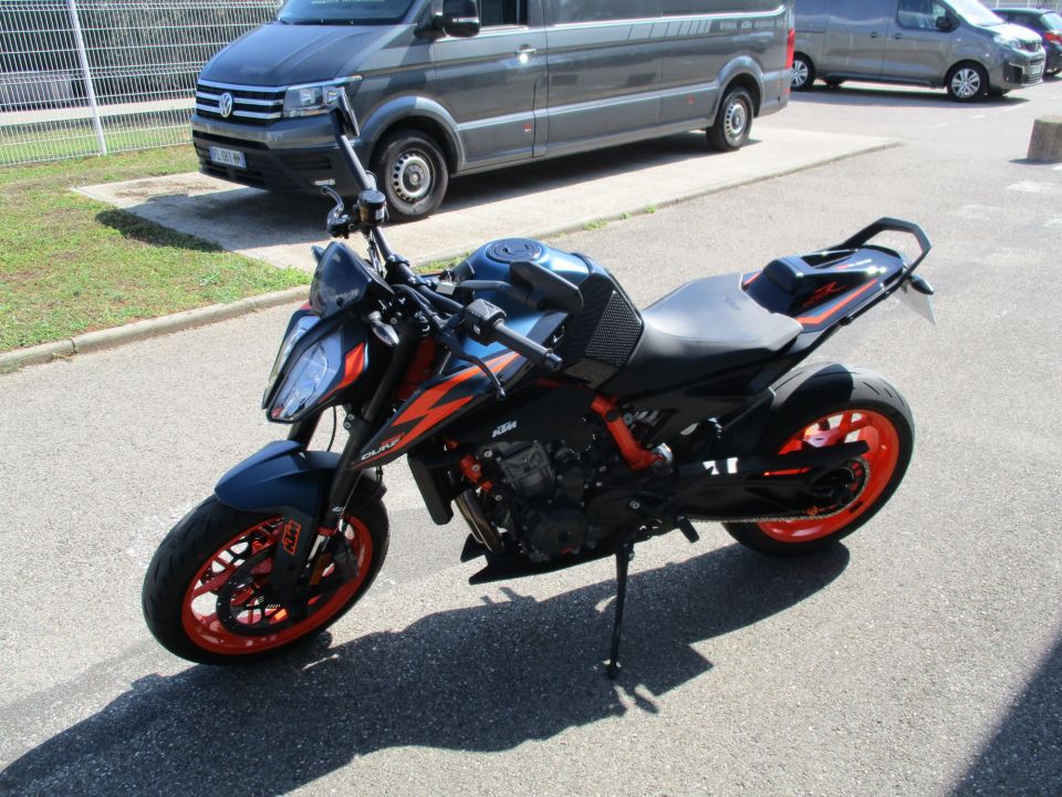 KTM 890 DUKE R 4