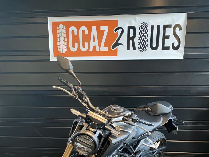 HONDA CB125R 4