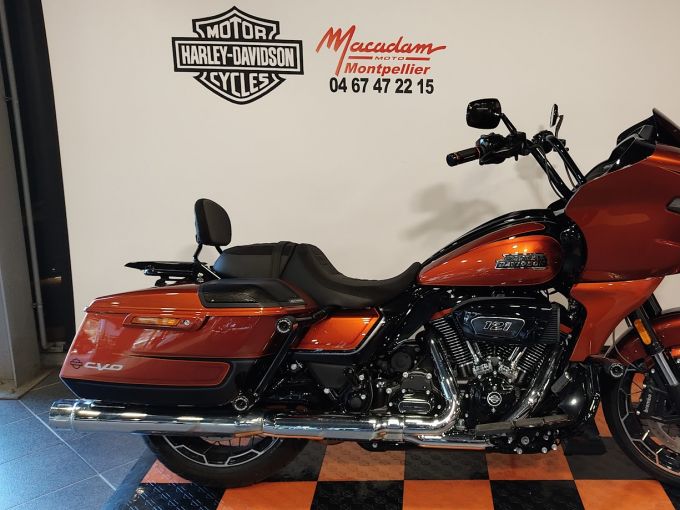 HARLEY-DAVIDSON TOURING ROAD GLIDE 1977 CVO 4
