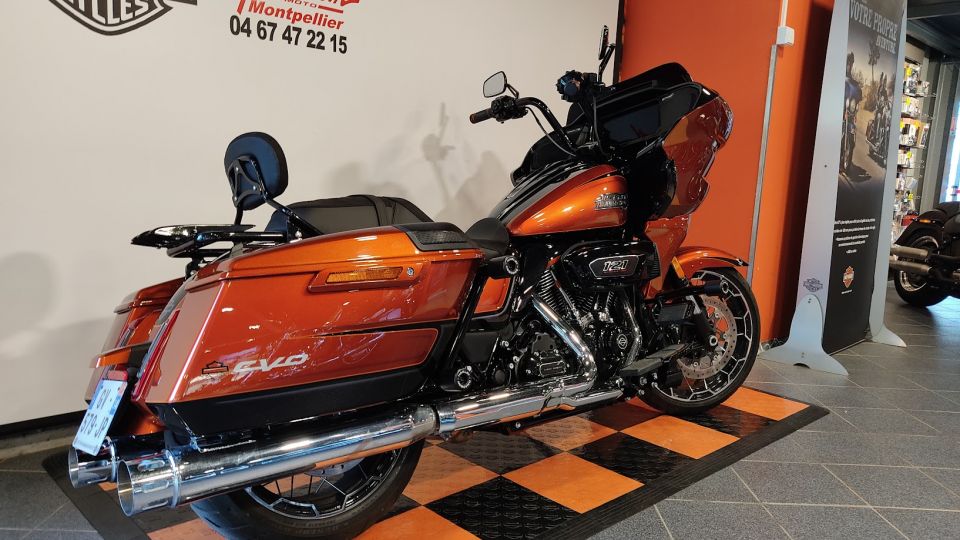 HARLEY-DAVIDSON TOURING ROAD GLIDE 1977 CVO 4