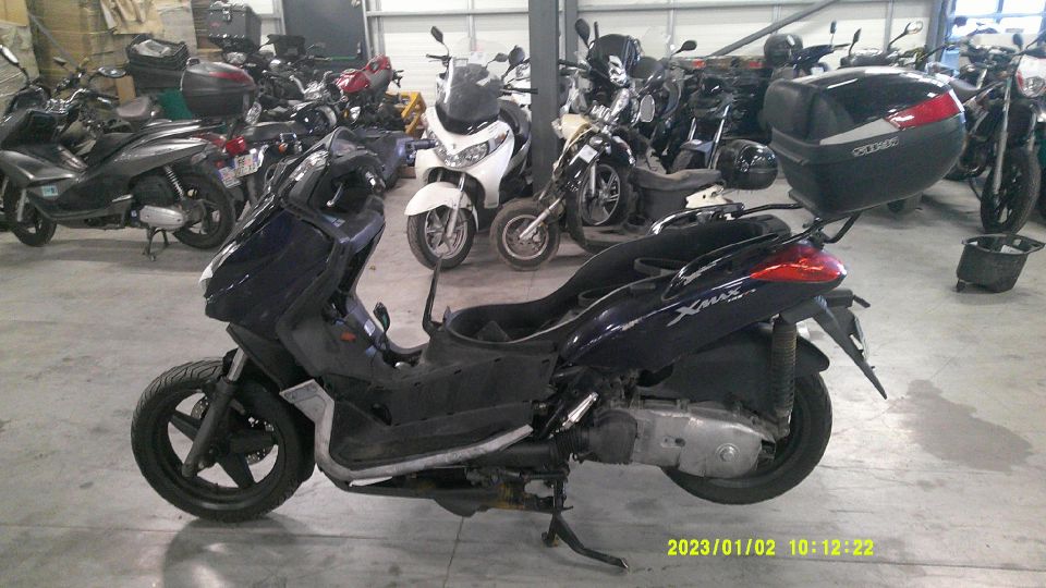 YAMAHA X-MAX 125 4