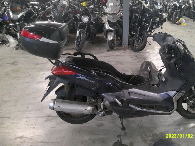 YAMAHA X-MAX 125 4