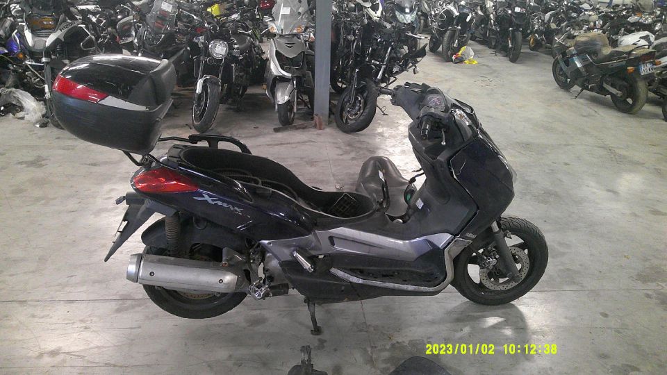 YAMAHA X-MAX 125 4