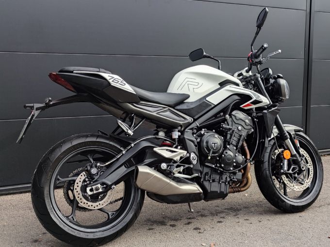 TRIUMPH STREET TRIPLE 765 R 4