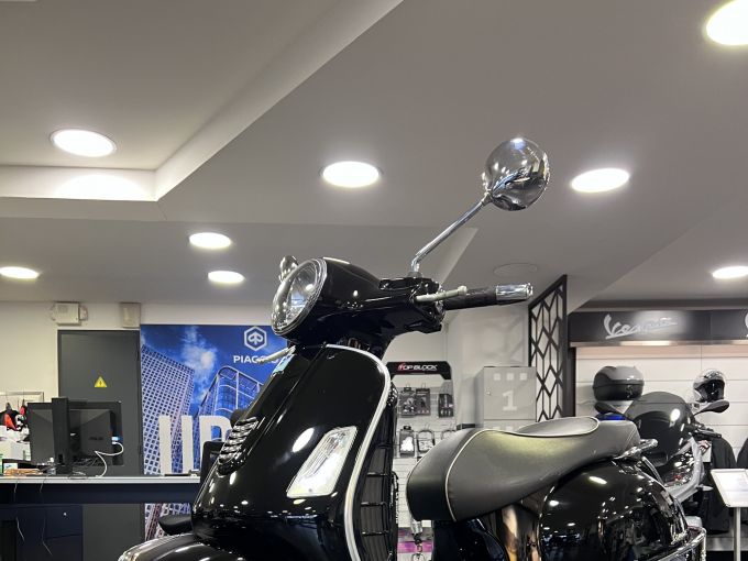 VESPA GTS 300 SUPER 4