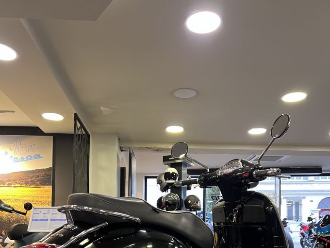 VESPA GTS 300 SUPER 4